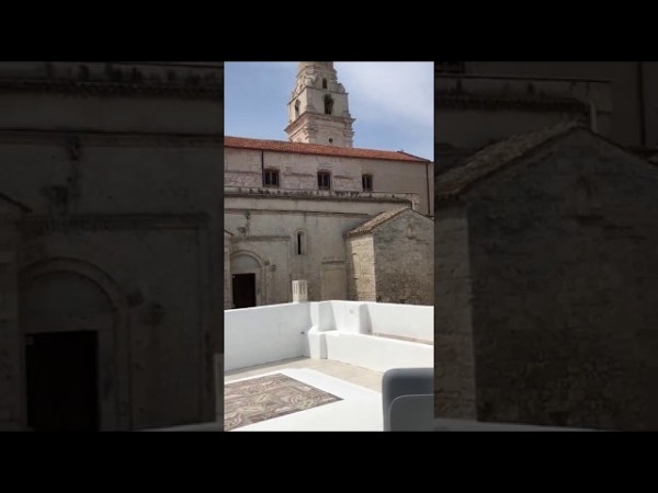 Dimora del Dragone a Vieste ha scelto Terrazzi & Giardini per l'arredo del terrazzo